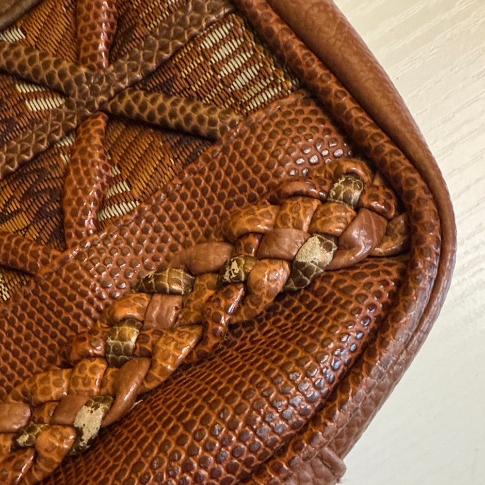 Stylish Brown Leather Shoulder Bag with Tassel - Picture 7 of 10